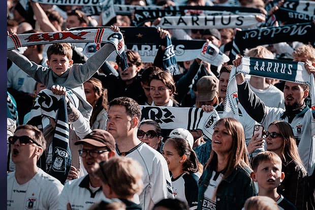 Aarhus eksploderer i guldfest: AGF hyldes som danske mestre 2026